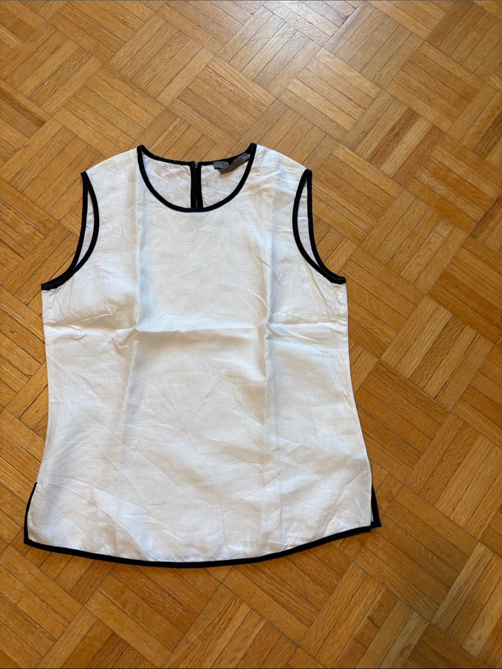 Jaeger Sleeveless White Top with Black Trim - Classic Contrast